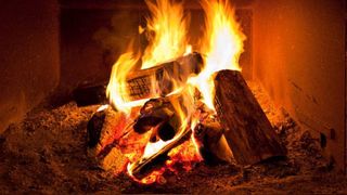 Reguli drastice pentru proprietarii de sobe, șeminee sau centrale termice! Ce se schimbă din 2026 și ce amenzi riscă cetățenii!