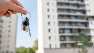 Apartamentele din Rom&acirc;nia pentru care impozitul anual va creşte şi cu 750%. Statul vrea să le reclasifice &icirc;n clădiri nerezidențiale