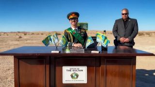 Un bărbat și-a cumpărat cu 19.000 de dolari o bucată de pământ și și-a făcut o „țară”. Regulile ciudate din Republica Slowjamastan