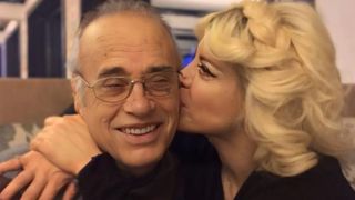 Loredana Groza a anunțat, &icirc;ntr-un mesaj emoționant, că tatăl său a murit: &bdquo;A lăsat &icirc;n urmă mii de poezii, cărți pentru copii și romane&rdquo;