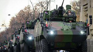 MApN nu a mai semnat contractul pentru Pirahna &icirc;n SAFE. &Icirc;ncă 831 de milioane de euro se duc tot către Rheinmetall. Cum explică Miruță