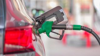 Localitatea în care motorina şi benzina se vând cel mai ieftin din România. Preţuri la carburanţi, luni, 19 octombrie