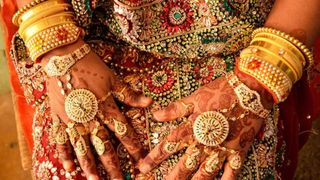 5 trilioane de dolari strălucitoare. Indienii țin at&acirc;t de mult aur acasă &icirc;nc&acirc;t au depășit, probabil, valoarea &icirc;ntregii economii a țării