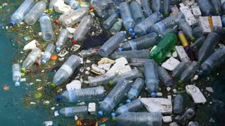 Gibraltarul își aruncă gunoiul și apa netratată direct în Marea Mediterană. Teritoriul britanic nu a avut niciodată o stație de epurare