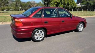 Un radar defect l-a &bdquo;prins&rdquo; pe un șofer cu Opel Astra conduc&acirc;nd cu 700 km pe oră și a primit o amendă pe măsură