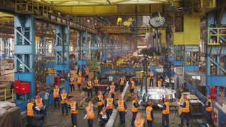 540 de angajați dintr-o fabrică s-au trezit cu bonusuri de c&acirc;te 400.000 de dolari după ce șeful lor a decis să-și v&acirc;ndă afacerea