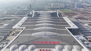 Cea mai mare gară din lume, cât 170 de terenuri de fotbal, a fost deschisă în „orașul 8D” al Chinei: Cum arată terminalul spectaculos