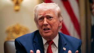 Surse: Ce a răspuns Donald Trump la invitația de a participa la Summitul B9 la București. Președintele SUA a mulțumit Rom&acirc;niei