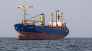 O navă rusească, scufundată &icirc;n condiții misterioase, ar fi transportat reactoare nucleare pentru submarine către Coreea de Nord