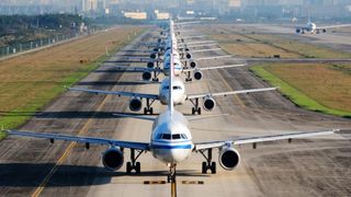 O altă companie aeriană &icirc;și suspendă activitatea pe timpul verii și anulează toate zborurile