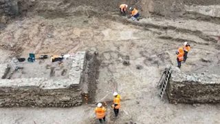 O echipă de muncitori a descoperit sub un șantier unul dintre cele mai mari complexe de băi romane găsite vreodată în Olanda