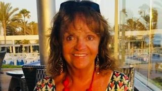 Povestea ca de film a femeii &icirc;nșelate de escroci romantici cu peste 1 milion &euro;. C&acirc;nd s-a dus &icirc;n Ghana să-și recupereze banii, a murit