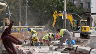 Spania caută muncitori în construcții. Companiile oferă salarii de până la 30.000 de euro pe an și 700.000 de locuri de muncă