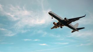 Prima companie aeriană care anulează &icirc;ncep&acirc;nd de astăzi toate zborurile, din cauza prețului la kerosen
