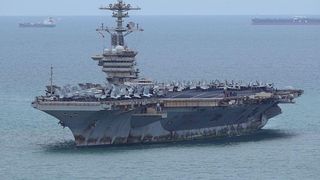 Rugina depusă pe portavionul USS Abraham Lincoln, după 286 de zile pe mare, îi șochează pe americani. „Le va lua 30 de zile s-o curețe”