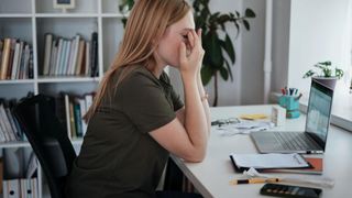 O femeie a fost concediată pentru că a spus că are nevoie de 8 ore de somn pe noapte. Cazul a fost tranșat de o instanță din New York