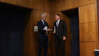 Legea salarizării a lui P&icirc;slaru e desființată de Cseke Attila. Ministerul Sănătății: &bdquo;Inechități grave, tăieri permanente de sporuri&rdquo;