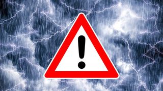 Un ciclon lovește România. Cod portocaliu de furtuni puternice în următoarele ore. HARTA regiunilor afectate de vijelii