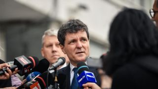 Un bărbat s-a folosit de numele lui Nicușor Dan pentru a obține bilete gratuite la festivaluri și concerte. Cum acționa