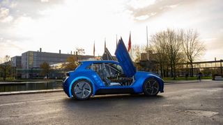 A fost inventată mașina care nu trebuie dusă la service niciodată. Se numește Aria și o poate repara oricine, acasă