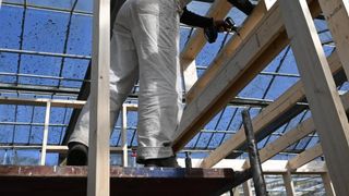 Un cuplu fără nicio experiență &icirc;n construcții și-a făcut o casă de la zero cu ajutorul ChatGPT, &icirc;n Olanda. Au, totuși, un sfat prețios