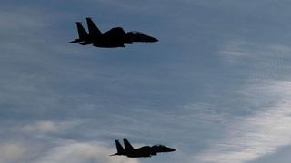 Doua avioane de luptă s-au ciocnit &icirc;n zbor pentru că piloții &icirc;și făceau fotografii