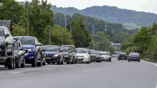 Se schimbă regulile pentru obținerea permisului și mii de șoferi care &icirc;l au acum nu &icirc;l vor mai obține după expirare