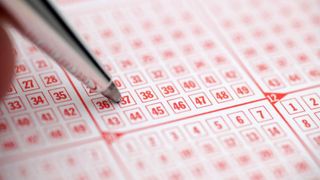 Un bărbat care a c&acirc;știgat 6 milioane de euro la loto a ajuns &icirc;n scurt timp să aibă datorii de 150.000 de euro