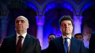 Noua lege a salarizării: Bugetarilor li se taie din sporuri, Președintele și demnitarii c&acirc;știgă c&acirc;teva mii de lei &icirc;n plus