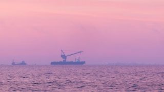 Rusia a găsit cea mai sigură rută de transport către Iran după ce str&acirc;mtoarea Ormuz a fost blocată și a reluat exportul de cereale