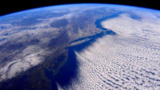 Vortexul polar suferă o perturbare majoră. Efecte ample &icirc;n Europa, urmează inversiunea termică. C&acirc;t durează gerul cumplit pe continent