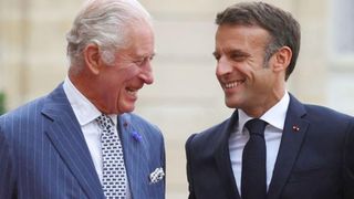 Emmanuel Macron răspunde la ironia despre &bdquo;vorbitul &icirc;n franceză&rdquo; a Regelui Charles, &icirc;n timpul vizitei &icirc;n SUA