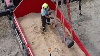 Un pescar care căuta vechituri cu un magnet a scos din Dunăre o mină neexplodată de 680 de kilograme, din al Doilea Război Mondial