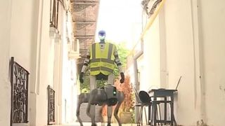 Primul oraș din România unde roboți umanoizi și robo-câini patrulează pe străzi. Agentul IA face curățenie și vorbește cu oamenii