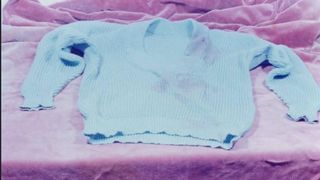 Povestea puloverului albastru pătat de s&acirc;nge. O mamă cere de la MApN ultima amintire a fiului &icirc;mpușcat de Crăciun, la Revoluție