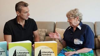„Îți cer scuze” nu e corect: Mircea Badea și mama lui, profesoară de limba română, explică formula corectă prin care ne cerem iertare