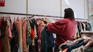 Angajata unui magazin second-hand a descoperit o adevărată &bdquo;comoară&rdquo; printre obiectele donate: &bdquo;Găsim des obiecte scumpe&rdquo;