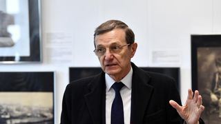Salutul pe care ardelenii &icirc;l cred al lor: de unde vine, de fapt, &bdquo;Servus!&rdquo; Nu l-am copiat de la maghiari și nici din Austro-Ungaria