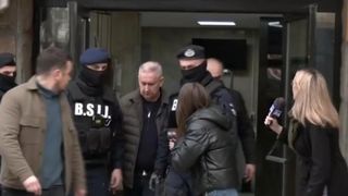 Stenograme. Procurorii l-au supravegheat pe șeful ARR, Cristian Anton, c&acirc;nd &icirc;și număra banii &icirc;n șoaptă: &bdquo;1, 2,.. 8, 9. Ai, să-mi bag&rdquo;