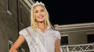 O rom&acirc;ncă este Miss Roma și visează să c&acirc;știge titlul de Miss Italia. Cine este Cristina Virga și care este povestea ei