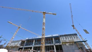 Se schimbă regulile pentru cei care vor să &icirc;și construiască o casă sau un garaj, la țară, dar și pentru dezvoltatorii imobiliari