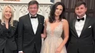 Recordul sinecurilor e deținut de iubita șefului CJ Iași, Costel Alexe. S-a plimbat în 5 ani prin 4 companii de stat și 5 instituții