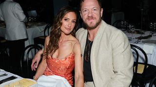 Solistul de la Imagine Dragons și iubita sa au strălucit la prima apariție oficială de c&acirc;nd formează un cuplu. &bdquo;Mi-a vindecat răni pe care nu el le-a provocat&rdquo;