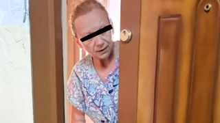 O femeie din Iași doctor în fizică cuantică, acuzată de vecini că-i terorizează: "Înjură, izbește, aruncă, nu știu cu ce, dar îmi vibrează tavanul. Mi-a sărit varul de pe pereți"