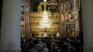 Ce nu ai voie să faci &icirc;n Vinerea Mare. Tradiții, interdicții și semnificații din cea mai tristă zi a creștinătății