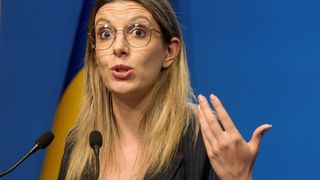 Sutien de peste 1.000 de lei, parfumuri de lux și ghivece de mii de lei, cumpărate din banii ANM. Dezvăluirile ministrului Mediului: "Nu e o glumă"