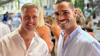 Fratele lui Michael Schumacher se căsătorește cu partenerul lui. Fosta soție l-a felicitat pentru logodnă