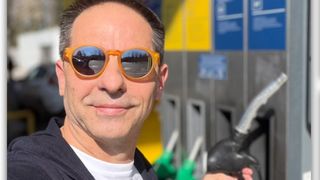 Dan Negru reacționează dur la scumpirea benzinei: &bdquo;Nu e paradox, e fiscalitate rom&acirc;nească&rdquo;