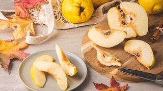Dulceață de gutui ca la bunica. Rețetă tradițională pentru o dulceață aromată, cu o culoare roșiatică superbă