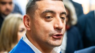 POLITICO: George Simion, posibilul "urmaș" al lui Viktor Orban. Liderul AUR: "&Icirc;n spatele nostru este Dumnezeu"